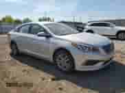 2016 Hyundai Sonata SE z VIN 5NPE24AF6GH296777, wystawiony jako Copart lot #80177535 z przebiegiem 152 558 mil mil oraz Szkoda całkowita • Salvage title. Historia ofert i sprzedaży dostępna na DreamBid. Obrazek 4.