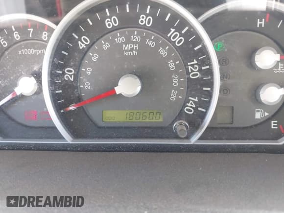 ✅ 2008 Kia Sorento LX • VIN: KNDJD735185775169 • Lot: 41848588. Listed on IAAI with 180,600 mi. Free auction sales archive from the USA and detailed vehicle history report at DreamBid. Image 7.