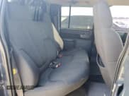 ✅ 2003 Chevrolet S-10 LS • VIN: 1GCDT13X43K141525 • Лот: 47942185. Опубликован ранее на Copart с пробегом 188 903 миль. Бесплатный доступ к архиву аукционных продаж из США и подробный отчёт об истории автомобиля на DreamBid. Изображение 10.