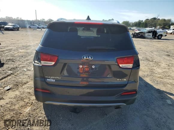 ✅ 2017 Kia Sorento EX • VIN: 5XYPH4A56HG257680 • Lot: 87392645. Listed on Copart with 115,698 mi. Free auction sales archive from the USA and detailed vehicle history report at DreamBid. Image 6.
