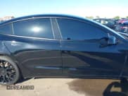 ✅ 2023 Tesla Model 3 Performance • VIN: 5YJ3E1EC1PF541643 • Lot: 43355582. Wystawiony na IAAI z przebiegiem 59 476 mil. Bezpłatny archiwum sprzedaży aukcyjnych z USA i szczegółowy raport historii pojazdu na DreamBid. Zdjęcie 13.