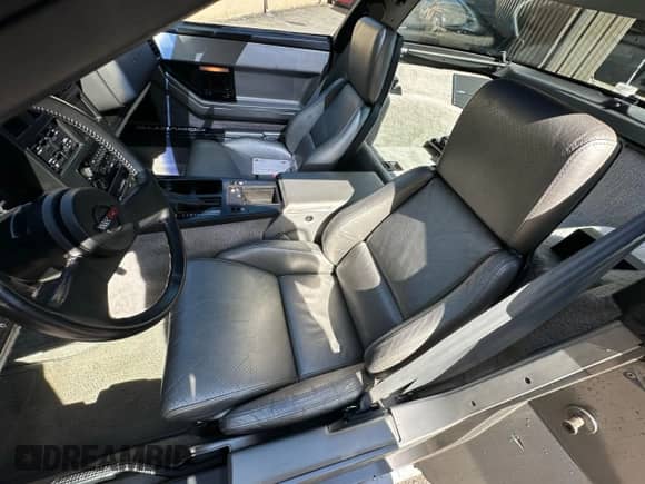 1984 Chevrolet Corvette с VIN 1G1AY0780E5147284, выставлен на аукционе Copart как лот 91623985 с пробегом 30 905 миль миль и Чистый • Clean title. История ставок и продаж доступна на DreamBid. Изображение 9.