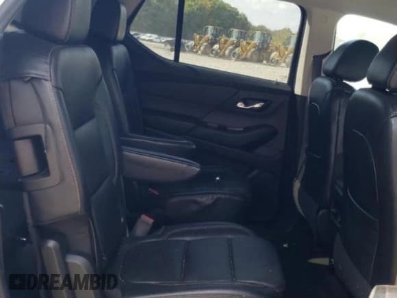 ✅ 2019 Chevrolet Traverse RS • VIN: 1GNERJKX3KJ101453 • Lot: 74306184. Wystawiony na Copart z przebiegiem 141 951 mil. Bezpłatny archiwum sprzedaży aukcyjnych z USA i szczegółowy raport historii pojazdu na DreamBid. Zdjęcie 11.