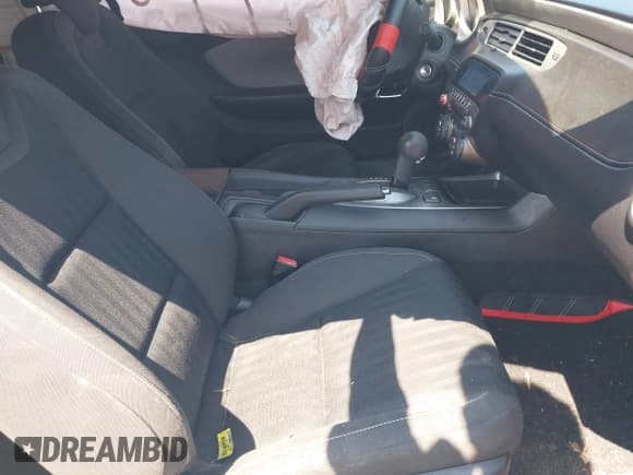 ✅ 2012 Chevrolet Camaro 2LS • VIN: 2G1FA1E3XC9151429 • Lot: 41952038. Wystawiony na IAAI z przebiegiem Nie podano. Bezpłatny archiwum sprzedaży aukcyjnych z USA i szczegółowy raport historii pojazdu na DreamBid. Zdjęcie 5.