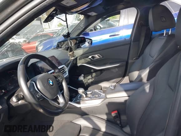 ✅ 2019 BMW 3 Series 330i • VIN: WBA5R1C5XKFH20799 • Lot: 42207910. Listed on IAAI with 59,202 mi. Free auction sales archive from the USA and detailed vehicle history report at DreamBid. Image 17.