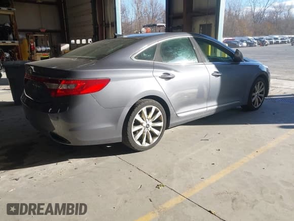 ✅ 2013 Hyundai Azera • VIN: KMHFH4JG3DA320267 • Lot: 43688990. Listed on IAAI with 175,228 mi. Free auction sales archive from the USA and detailed vehicle history report at DreamBid. Image 4.