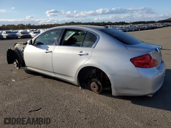 ✅ 2015 Infiniti Q40 • VIN: JN1CV6AR4FM520415 • Лот: 76062274. Опубликован ранее на Copart с пробегом Не указан. Бесплатный доступ к архиву аукционных продаж из США и подробный отчёт об истории автомобиля на DreamBid. Изображение 2.