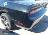 ✅ 2013 Dodge Challenger R/T Classic • VIN: 2C3CDYBT2DH712684 • Lot: 43635988. Wystawiony na IAAI z przebiegiem 118 793 mil. Bezpłatny archiwum sprzedaży aukcyjnych z USA i szczegółowy raport historii pojazdu na DreamBid. Zdjęcie 6.