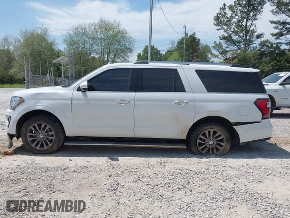 ✅ 2021 Ford Expedition Max Limited • VIN: 1FMJK2AT1MEA25657 • Lot: 42057025. Listed on IAAI with 88,323 mi. Free auction sales archive from the USA and detailed vehicle history report at DreamBid. Image 14.