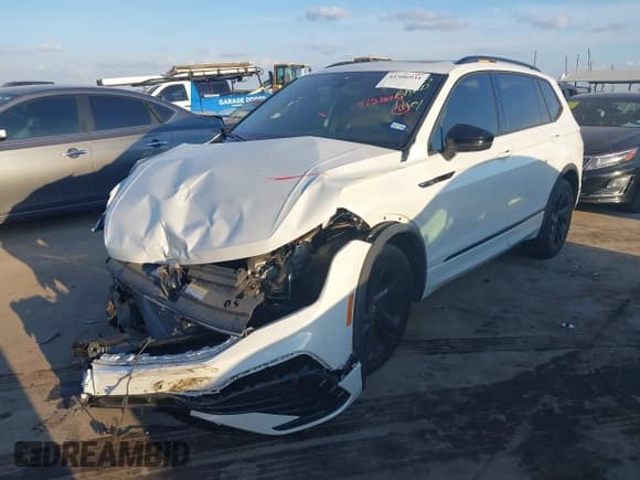 ✅ 2024 Volkswagen Tiguan SE R-Line Black • VIN: 3VVCB7AX3RM009461 • Lot: 41506931. Listed on IAAI with 19,642 mi. Free auction sales archive from the USA and detailed vehicle history report at DreamBid. Image 18.