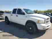 2005 Dodge 1500 SLT z VIN 1D7HU18D95S103357, wystawiony jako Copart lot #72075254 z przebiegiem 120 902 mil mil oraz Czysty tytuł • Clean title. Historia ofert i sprzedaży dostępna na DreamBid. Obrazek 4.