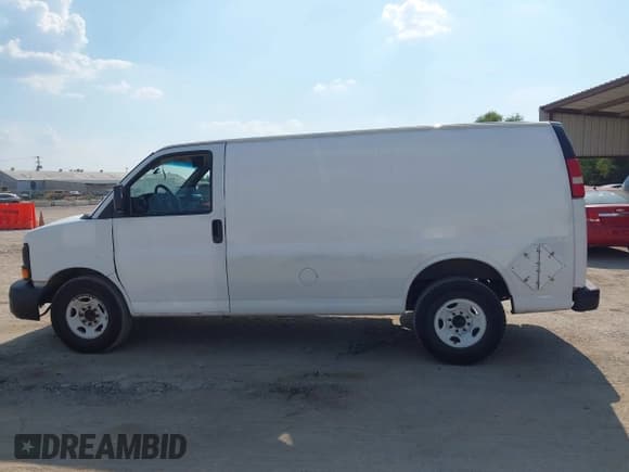 ✅ 2014 Chevrolet Express Cargo • VIN: 1GCWGFCA7E1206253 • Lot: 42929235. Listed on IAAI with 312,105 mi. Free auction sales archive from the USA and detailed vehicle history report at DreamBid. Image 14.