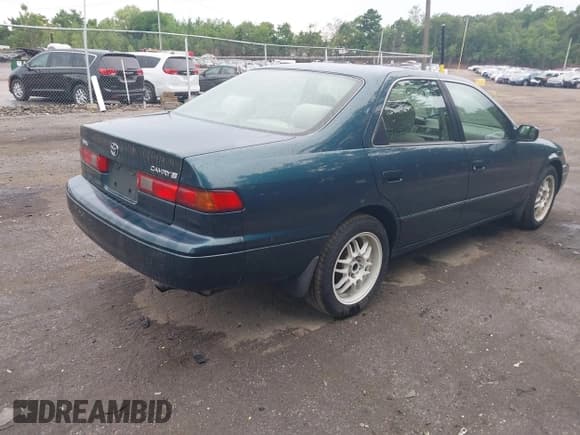 ✅ 1998 Toyota Camry LE • VIN: JT2BF22K3W0131801 • Лот: 42652091. Опубликован ранее на IAAI с пробегом 77 125 миль. Бесплатный доступ к архиву аукционных продаж из США и подробный отчёт об истории автомобиля на DreamBid. Изображение 4.