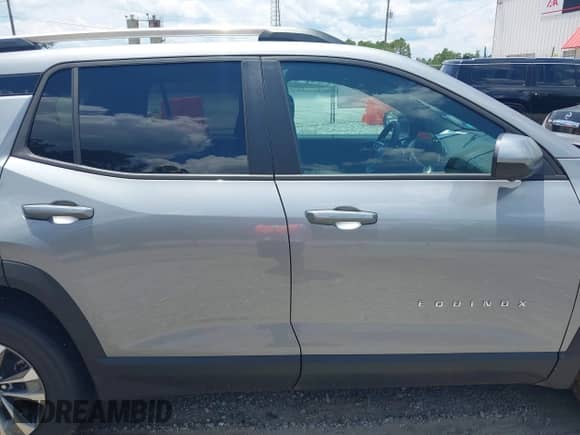 2025 Chevrolet Equinox FWD LT с VIN 3GNAXHEG5SL215648, выставлен на аукционе IAAI как лот 42665426 с пробегом Не указан миль и . История ставок и продаж доступна на DreamBid. Изображение 13.