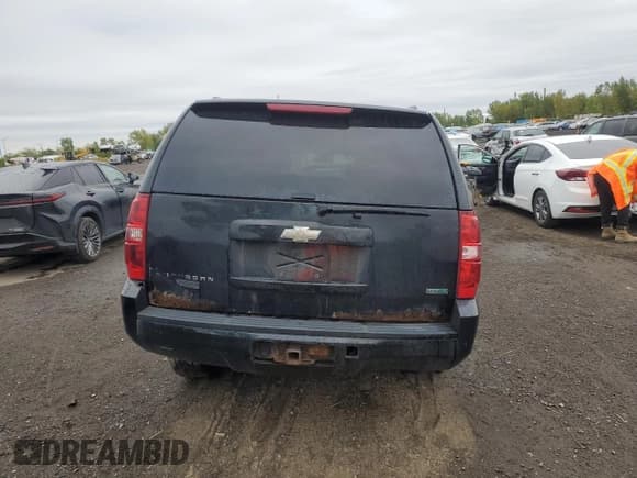 ✅ 2011 Chevrolet Suburban Commercial • VIN: 1GNSK5E38BR204747 • Lot: 72679974. Wystawiony na Copart z przebiegiem 261 413 mil. Bezpłatny archiwum sprzedaży aukcyjnych z USA i szczegółowy raport historii pojazdu na DreamBid. Zdjęcie 6.