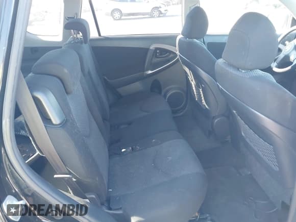 ✅ 2007 Toyota RAV4 Sport • VIN: JTMBD32VX76030699 • Лот: 43585542. Опубликован ранее на IAAI с пробегом 252 328 миль. Бесплатный доступ к архиву аукционных продаж из США и подробный отчёт об истории автомобиля на DreamBid. Изображение 8.