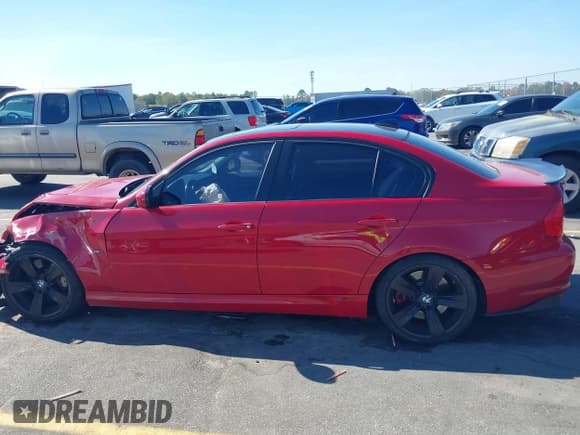 ✅ 2011 BMW 3 Series 335i • VIN: WBAPM5C5XBE435165 • Lot: 43570636. Wystawiony na IAAI z przebiegiem 157 335 mil. Bezpłatny archiwum sprzedaży aukcyjnych z USA i szczegółowy raport historii pojazdu na DreamBid. Zdjęcie 14.