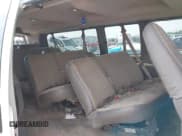 ✅ 2019 Chevrolet Express Passenger LT • VIN: 1GAZGPFG7K1201240 • Lot: 42419677. Wystawiony na IAAI z przebiegiem 190 781 mil. Bezpłatny archiwum sprzedaży aukcyjnych z USA i szczegółowy raport historii pojazdu na DreamBid. Zdjęcie 8.