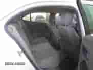 2013 Chevrolet Malibu LS z VIN 1G11B5SA8DF143372, wystawiony jako IAAI lot #43250501 z przebiegiem 249 820 mil mil oraz . Historia ofert i sprzedaży dostępna na DreamBid. Obrazek 8.