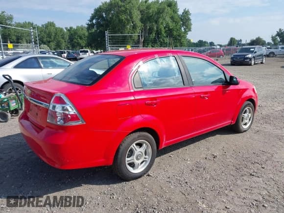 ✅ 2010 Chevrolet Aveo 1LT • VIN: KL1TD5DE1AB100478 • Lot: 42500788. Wystawiony na IAAI z przebiegiem 155 851 mil. Bezpłatny archiwum sprzedaży aukcyjnych z USA i szczegółowy raport historii pojazdu na DreamBid. Zdjęcie 4.
