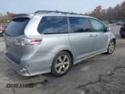✅ 2013 Toyota Sienna SE • VIN: 5TDXK3DC2DS373011 • Лот: 43587011. Опубликован ранее на IAAI с пробегом 179 462 миль. Бесплатный доступ к архиву аукционных продаж из США и подробный отчёт об истории автомобиля на DreamBid. Изображение 4.