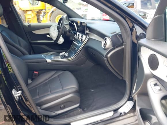 ✅ 2021 Mercedes-Benz GLC 300 • VIN: W1N0G8DB8MV287028 • Lot: 42731217. Listed on IAAI with Not provided. Free auction sales archive from the USA and detailed vehicle history report at DreamBid. Image 5.