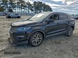 ✅ 2017 Lincoln MKC Select • VIN: 5LMCJ2C93HUL23567 • Lot: 96489775. Wystawiony na Copart z przebiegiem 87 921 mil. Bezpłatny archiwum sprzedaży aukcyjnych z USA i szczegółowy raport historii pojazdu na DreamBid. Zdjęcie 1.