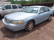 ✅ 2006 Lincoln Town Car Signature Limited • VIN: 1LNHM82V86Y624987 • Lot: 42890927. Listed on IAAI with 262,469 mi. Free auction sales archive from the USA and detailed vehicle history report at DreamBid. Image 2.