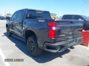 ✅ 2022 Chevrolet Silverado 1500 LT Trail Boss • VIN: 3GCUDFED4NG584362 • Lot: 42709596. Wystawiony na IAAI z przebiegiem 57 733 mil. Bezpłatny archiwum sprzedaży aukcyjnych z USA i szczegółowy raport historii pojazdu na DreamBid. Zdjęcie 3.