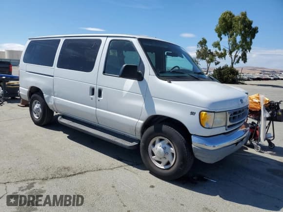 ✅ 1999 Ford Econoline Passenger XL • VIN: 1FBNE31LXXHA06972 • Lot: 65791985. Wystawiony na Copart z przebiegiem 231 201 mil. Bezpłatny archiwum sprzedaży aukcyjnych z USA i szczegółowy raport historii pojazdu na DreamBid. Zdjęcie 4.