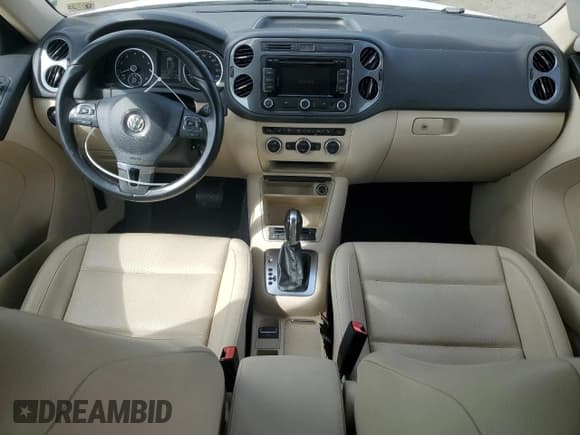 ✅ 2013 Volkswagen Tiguan SE • VIN: WVGBV7AX7DW512304 • Lot: 55928365. Listed on Copart with 142,520 mi. Free auction sales archive from the USA and detailed vehicle history report at DreamBid. Image 8.