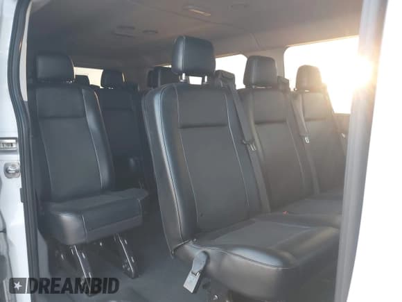 ✅ 2022 Ford Transit Passenger XLT • VIN: 1FBAX2Y80NKA74041 • Lot: 43648584. Wystawiony na IAAI z przebiegiem 198 617 mil. Bezpłatny archiwum sprzedaży aukcyjnych z USA i szczegółowy raport historii pojazdu na DreamBid. Zdjęcie 8.