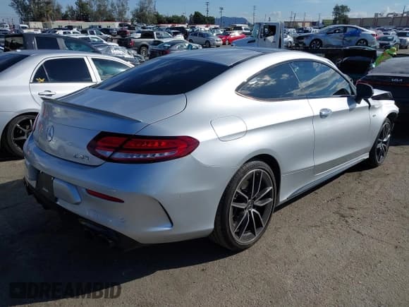 ✅ 2020 Mercedes-Benz C 43 AMG • VIN: WDDWJ6EB1LF957796 • Lot: 41421124. Listed on IAAI with 31,400 mi. Free auction sales archive from the USA and detailed vehicle history report at DreamBid. Image 4.