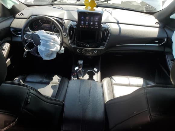 ✅ 2022 Chevrolet Traverse RS • VIN: 1GNERJKW1NJ106694 • Lot: 51913235. Wystawiony na Copart z przebiegiem 90 810 mil. Bezpłatny archiwum sprzedaży aukcyjnych z USA i szczegółowy raport historii pojazdu na DreamBid. Zdjęcie 8.