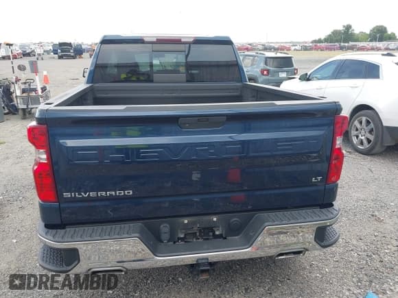 ✅ 2019 Chevrolet Silverado 1500 LT • VIN: 3GCUYDED6KG311850 • Lot: 42671481. Wystawiony na IAAI z przebiegiem 80 758 mil. Bezpłatny archiwum sprzedaży aukcyjnych z USA i szczegółowy raport historii pojazdu na DreamBid. Zdjęcie 16.