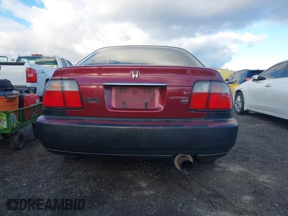 ✅ 1997 Honda Accord LX • VIN: 1HGCD7130VA011604 • Лот: 43811140. Опубликован ранее на IAAI с пробегом 154 251 миль. Бесплатный доступ к архиву аукционных продаж из США и подробный отчёт об истории автомобиля на DreamBid. Изображение 17.
