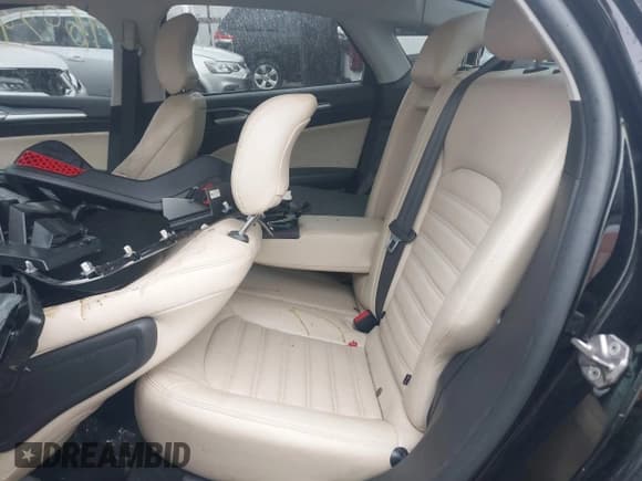 ✅ 2016 Ford Fusion SE • VIN: 3FA6P0H75GR252415 • Lot: 41692990. Listed on IAAI with 122,185 mi. Free auction sales archive from the USA and detailed vehicle history report at DreamBid. Image 8.