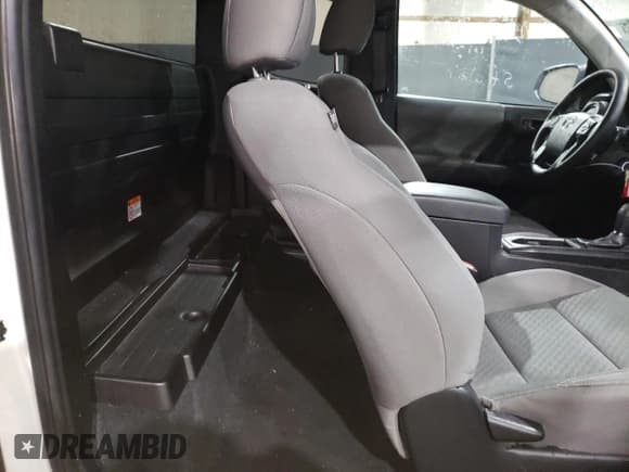 ✅ 2023 Toyota Tacoma SR • VIN: 3TYRX5GN5PT085981 • Лот: 43403015. Опубликован ранее на Copart с пробегом 32 567 миль. Бесплатный доступ к архиву аукционных продаж из США и подробный отчёт об истории автомобиля на DreamBid. Изображение 10.