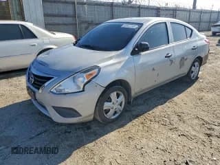 ✅ 2015 Nissan Versa S Plus • VIN: 3N1CN7APXFL871411 • Lot: 94943195. Wystawiony na Copart z przebiegiem 172 337 mil. Bezpłatny archiwum sprzedaży aukcyjnych z USA i szczegółowy raport historii pojazdu na DreamBid. Zdjęcie 1.