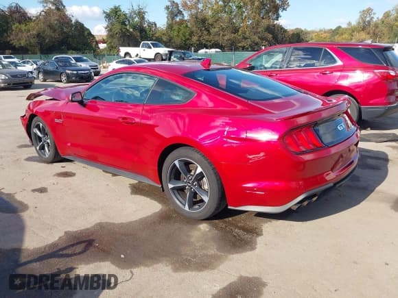 ✅ 2020 Ford Mustang GT • VIN: 1FA6P8CF5L5190332 • Lot: 43517250. Listed on IAAI with 32,663 mi. Free auction sales archive from the USA and detailed vehicle history report at DreamBid. Image 3.