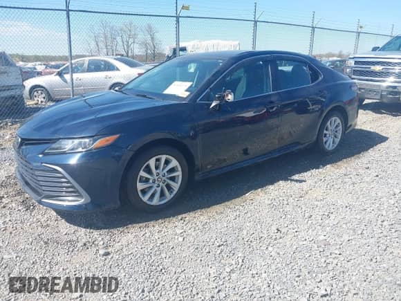 2021 Toyota Camry LE с VIN 4T1C11BK1MU044212, выставлен на аукционе IAAI как лот 42133279 с пробегом 48 591 миль миль и . История ставок и продаж доступна на DreamBid. Изображение 2.