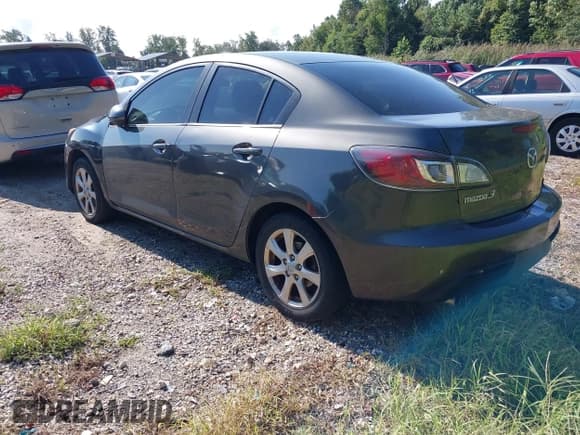 ✅ 2011 Mazda 3 i Touring • VIN: JM1BL1VG0B1399534 • Lot: 43182222. Wystawiony na IAAI z przebiegiem 222 581 mil. Bezpłatny archiwum sprzedaży aukcyjnych z USA i szczegółowy raport historii pojazdu na DreamBid. Zdjęcie 3.