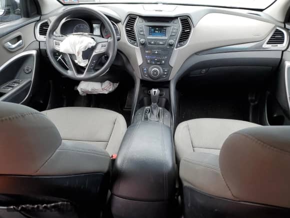 ✅ 2015 Hyundai Santa Fe • VIN: 5XYZUDLB4FG291363 • Lot: 82404755. Wystawiony na Copart z przebiegiem 92 777 mil. Bezpłatny archiwum sprzedaży aukcyjnych z USA i szczegółowy raport historii pojazdu na DreamBid. Zdjęcie 8.