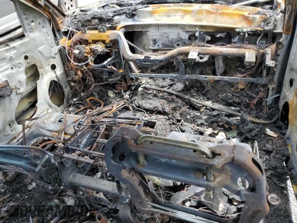 ✅ 2018 Chevrolet Silverado 1500 Work Truck • VIN: 1GCVKNEH9JZ163593 • Lot: 83083814. Wystawiony na Copart z przebiegiem Nie podano. Bezpłatny archiwum sprzedaży aukcyjnych z USA i szczegółowy raport historii pojazdu na DreamBid. Zdjęcie 8.