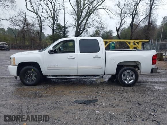 ✅ 2010 Chevrolet Silverado 1500 LTZ • VIN: 3GCRCTE08AG103656 • Lot: 41751484. Listed on IAAI with Not provided. Free auction sales archive from the USA and detailed vehicle history report at DreamBid. Image 15.