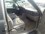 ✅ 2003 Chevrolet Suburban Z71 • VIN: 3GNFK16T33G158089 • Лот: 42360001. Опубликован ранее на IAAI с пробегом Не указан. Бесплатный доступ к архиву аукционных продаж из США и подробный отчёт об истории автомобиля на DreamBid. Изображение 5.