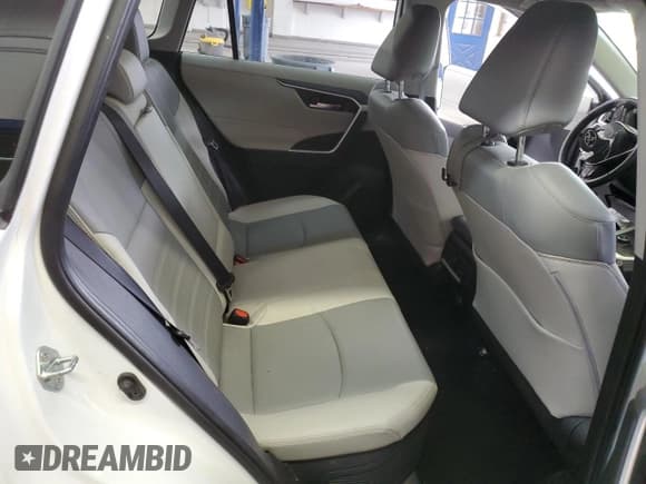 ✅ 2023 Toyota RAV4 Hybrid XLE Premium • VIN: JTMB6RFV4PD542820 • Лот: 84806085. Опубликован ранее на Copart с пробегом 31 306 миль. Бесплатный доступ к архиву аукционных продаж из США и подробный отчёт об истории автомобиля на DreamBid. Изображение 11.