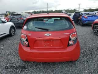 2012 Chevrolet Sonic LS z VIN 1G1JA6SH9C4118500, wystawiony jako Copart lot #73918924 z przebiegiem Nie podano mil oraz Szkoda całkowita • Salvage title. Historia ofert i sprzedaży dostępna na DreamBid. Obrazek 6.