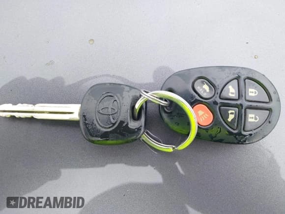 ✅ 2005 Toyota Sienna XLE • VIN: 5TDZA22C25S240646 • Lot: 43713834. Wystawiony na IAAI z przebiegiem 264 643 mil. Bezpłatny archiwum sprzedaży aukcyjnych z USA i szczegółowy raport historii pojazdu na DreamBid. Zdjęcie 11.