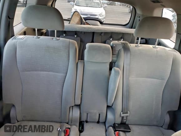 ✅ 2011 Toyota Highlander • VIN: 5TDBK3EH8BS066797 • Lot: 93655725. Wystawiony na Copart z przebiegiem 135 177 mil. Bezpłatny archiwum sprzedaży aukcyjnych z USA i szczegółowy raport historii pojazdu na DreamBid. Zdjęcie 10.